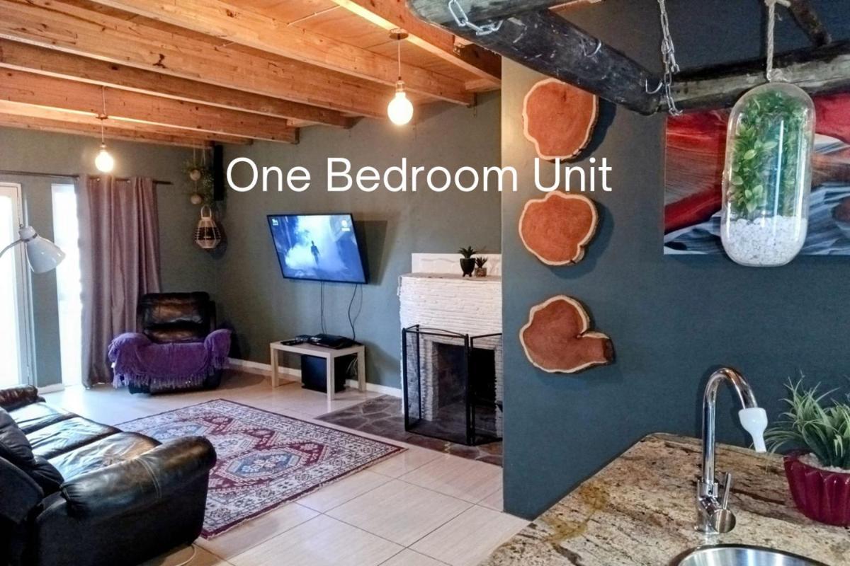 Bateleur Self Catering Cc Lejlighed Windhoek Eksteriør billede